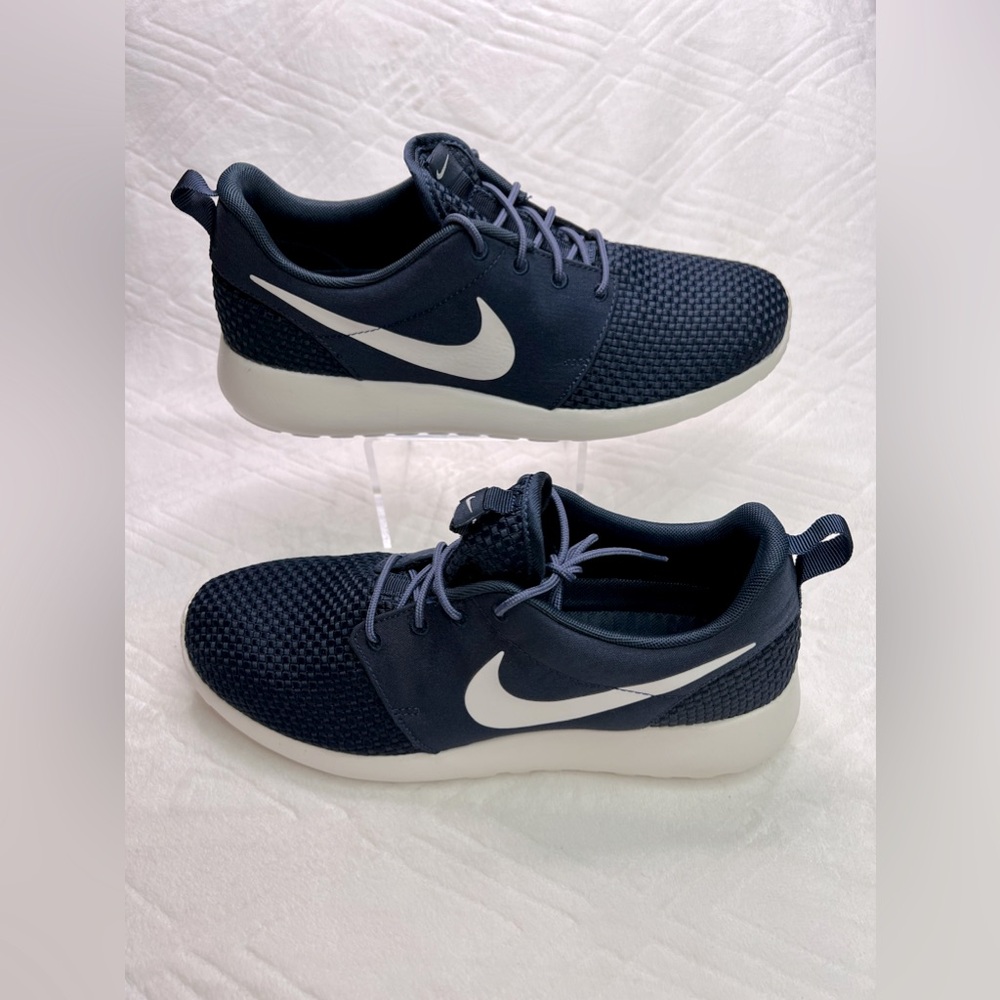 41: Nike Roshe One SE (Obsidian/ Sail - Blue Recall) Size 9.5